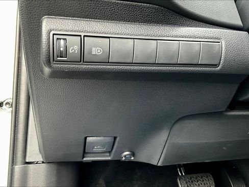 Used 2026 Toyota Corolla XSE FWD image 13