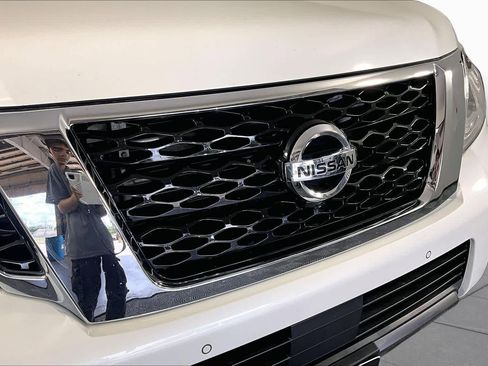 Used 2020 Nissan Armada Platinum w/ Captain's Chairs Package RWD image 27