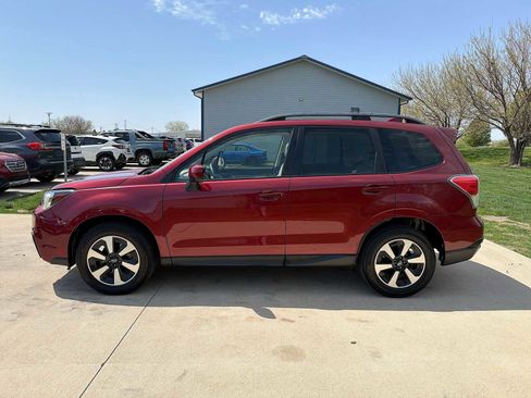 Used 2017 Subaru Forester 2.5i Premium w/ All-Weather Package AWD/4WD image 3