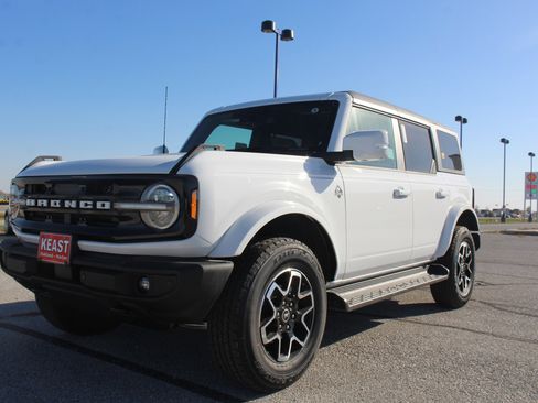 New 2025 Ford Bronco Outer Banks image 1