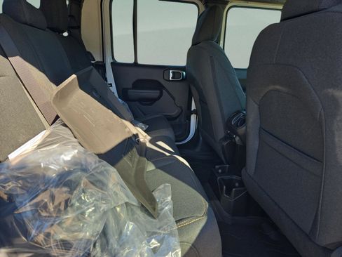 New 2025 Jeep Gladiator Sport image 24