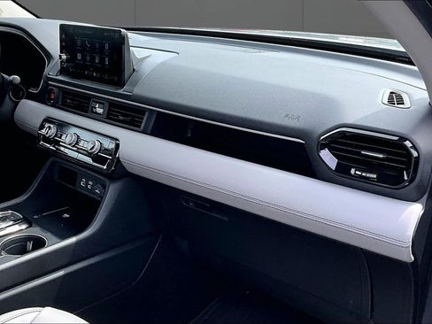 Used 2025 Honda Pilot EX-L image 14