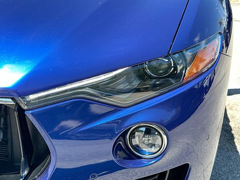 Used 2018 Maserati Levante GranSport AWD/4WD image 31