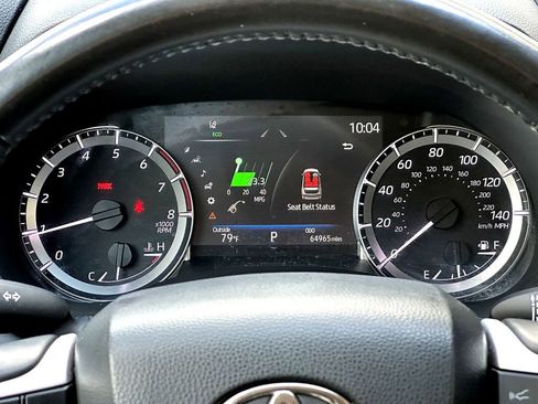 Used 2023 Toyota Highlander XLE FWD image 26