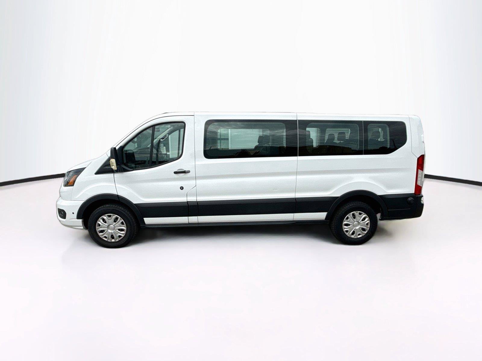 Used 2024 Ford Transit 350 XLT RWD image 2