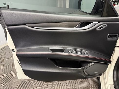 Used 2019 Maserati Ghibli S RWD image 36