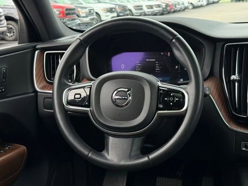 Used 2023 Volvo XC60 B5 Plus AWD/4WD image 7