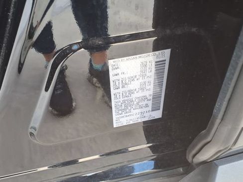 Used 2025 Nissan Pathfinder SV FWD image 34
