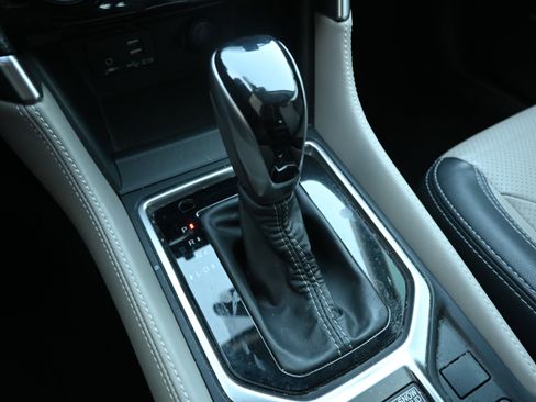 Used 2019 Subaru Forester Limited image 27