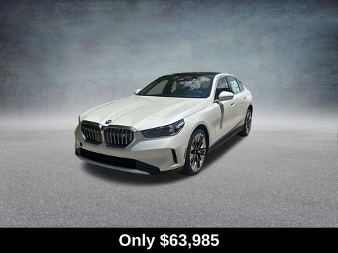 Used 2026 BMW i5 eDrive40 w/ Premium Package AWD/4WD image 4