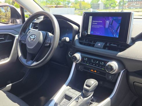 Used 2024 Toyota RAV4 XLE FWD image 8