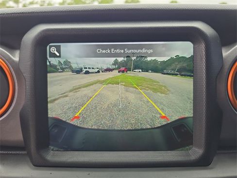 Certified 2021 Jeep Gladiator Mojave image 18