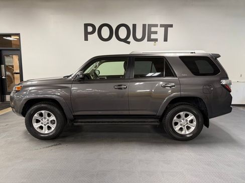 Used 2017 Toyota 4Runner SR5 AWD/4WD image 1