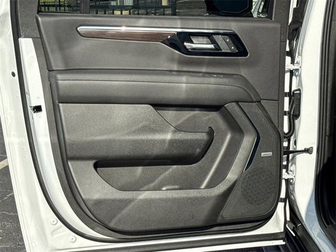 New 2026 Chevrolet Suburban LT w/ Comfort Package image 23