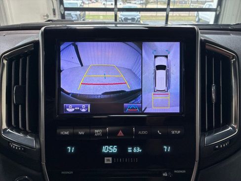 Used 2021 Toyota Land Cruiser image 21