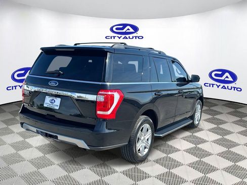 Used 2019 Ford Expedition XLT w/ Equipment Group 202A RWD image 3