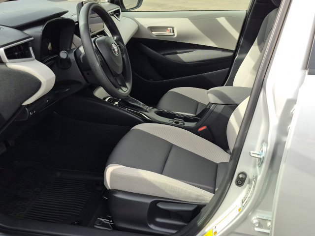 Used 2026 Toyota Corolla LE w/ LE Premium Package FWD image 15