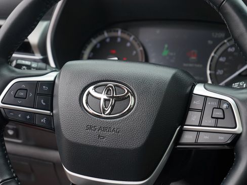 Used 2022 Toyota Highlander Platinum AWD/4WD image 27