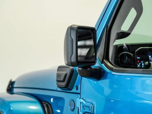 Used 2024 Jeep Wrangler Unlimited w/ Convenience Group AWD/4WD image 37