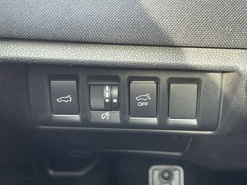 Used 2021 Subaru Outback Premium image 32