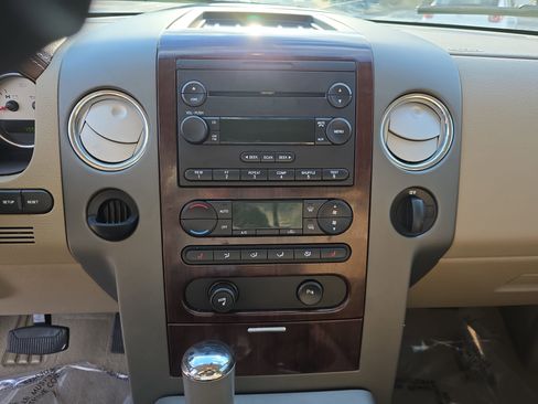 Used 2005 Ford F150 XLT RWD image 24