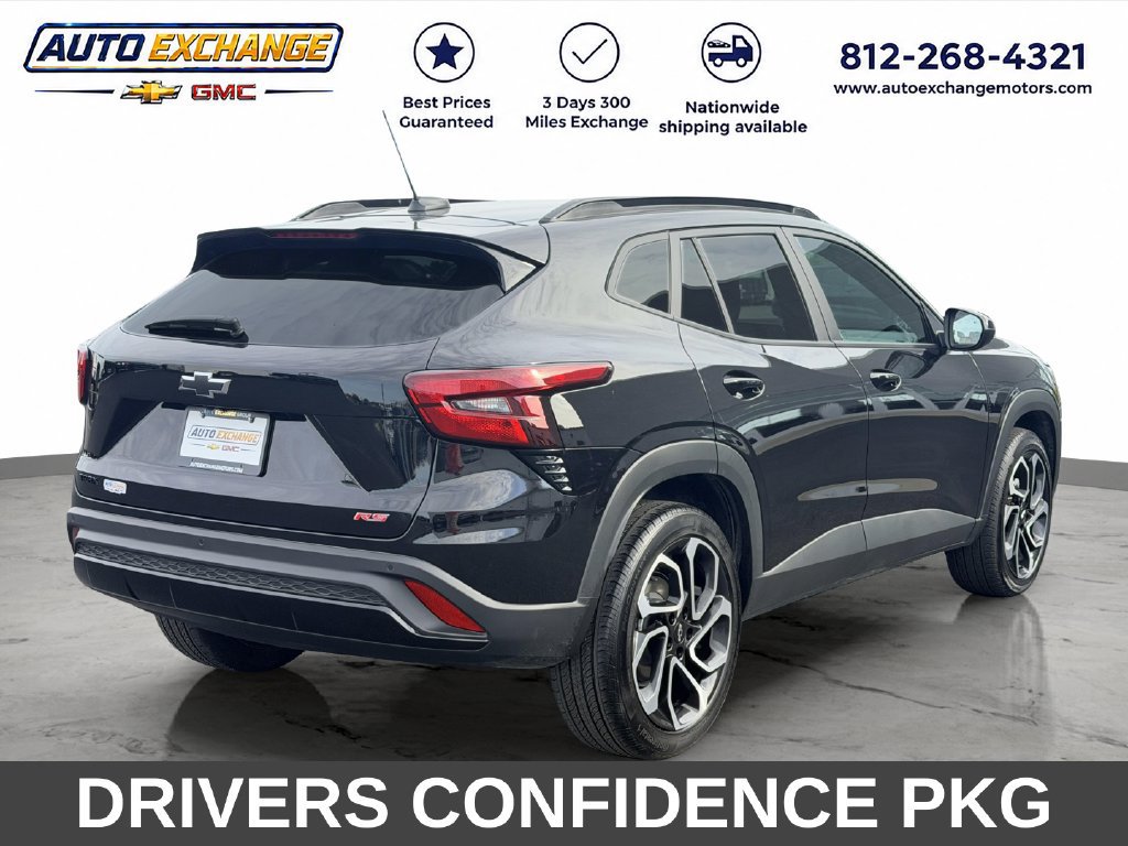 Used 2025 Chevrolet Trax RS w/ Driver Confidence Package FWD image 3