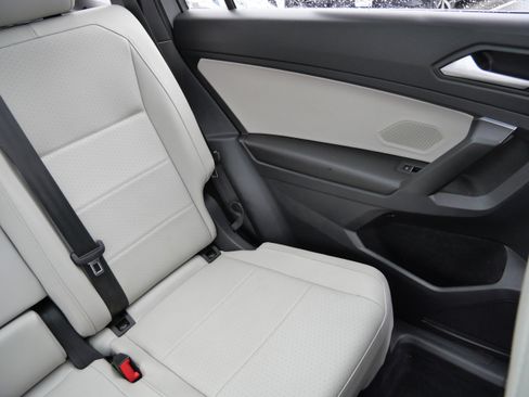 Certified 2021 Volkswagen Tiguan SE R-Line image 13