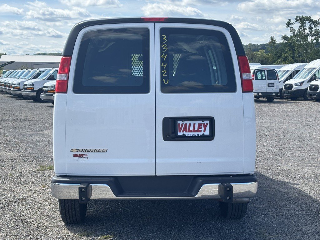 Used 2025 Chevrolet Express 2500 w/ Driver Convenience Package RWD image 7