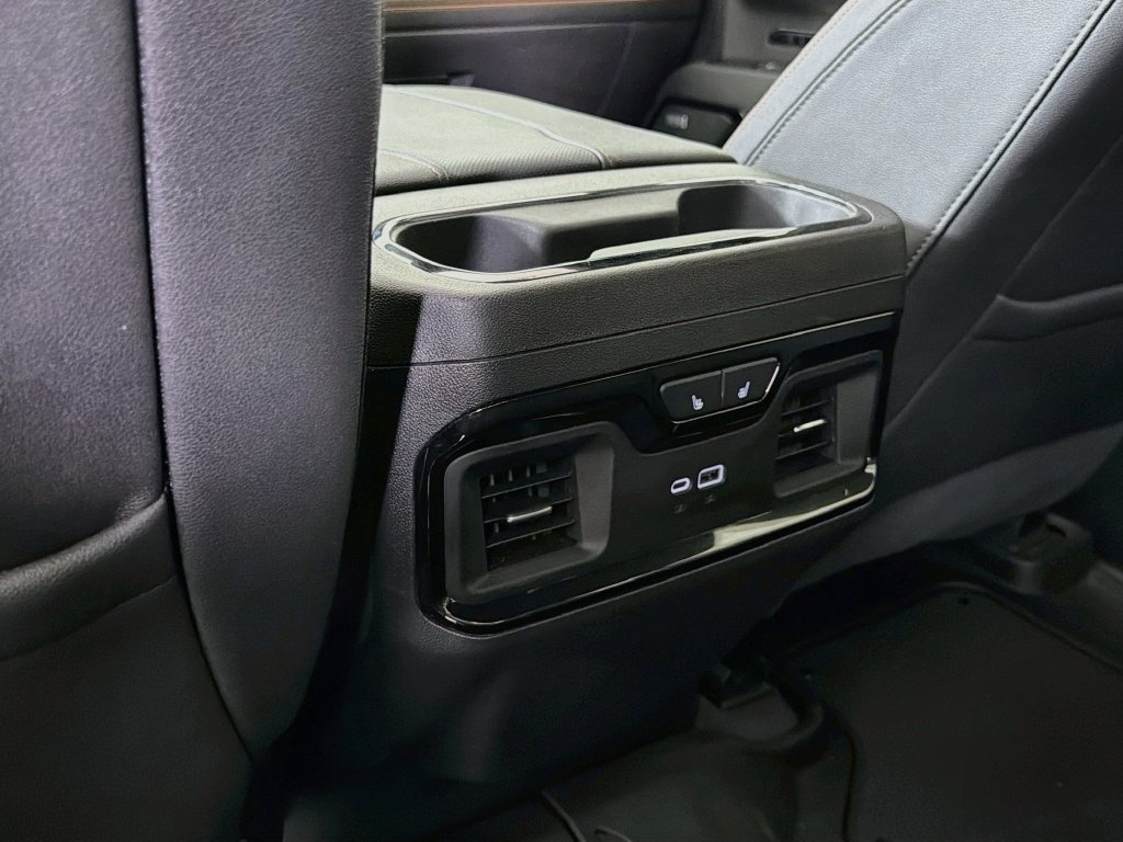 Used 2025 GMC Sierra 1500 AT4 w/ Technology Package AWD/4WD image 30