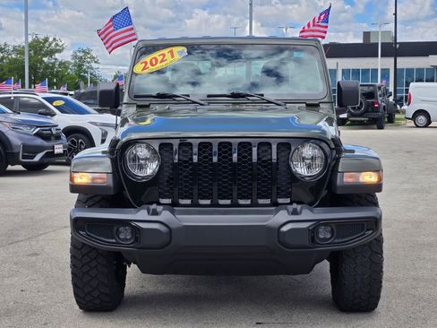 Used 2021 Jeep Gladiator Willys image 2