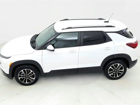 Used 2025 Chevrolet TrailBlazer LT image 14