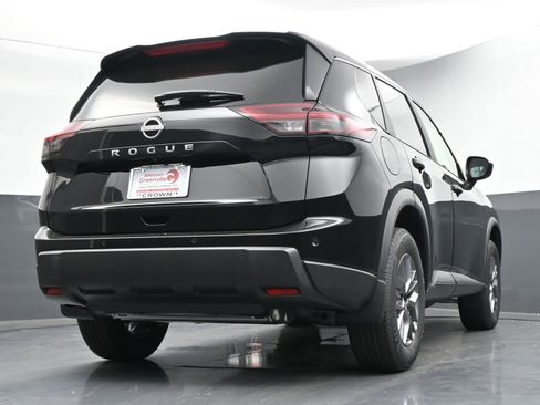 Certified 2025 Nissan Rogue S image 14