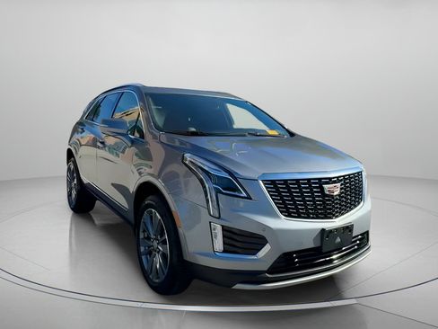 Used 2025 Cadillac XT5 Premium Luxury image 2