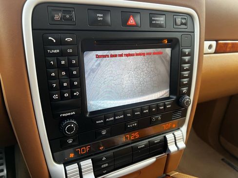 Used 2006 Porsche Cayenne Turbo S AWD/4WD image 22