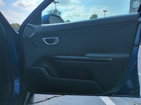 Used 2025 Kia K4 FWD image 33