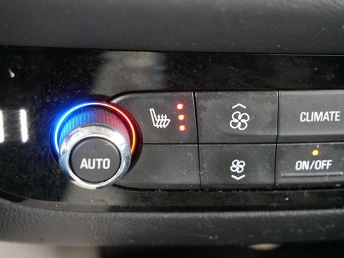 Used 2019 Buick Enclave Essence image 28