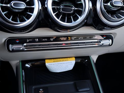New 2026 Mercedes-Benz GLB 250 4MATIC image 26