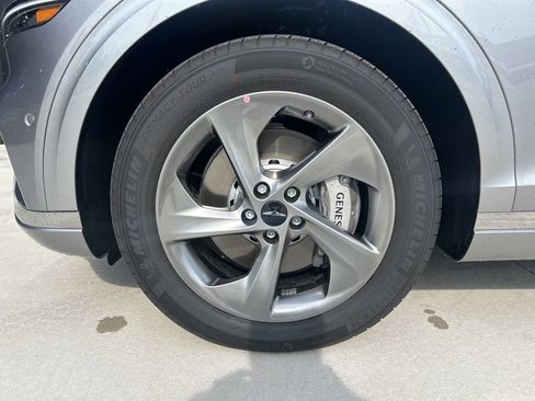 New 2026 Genesis GV70 2.5T Advanced AWD/4WD image 11