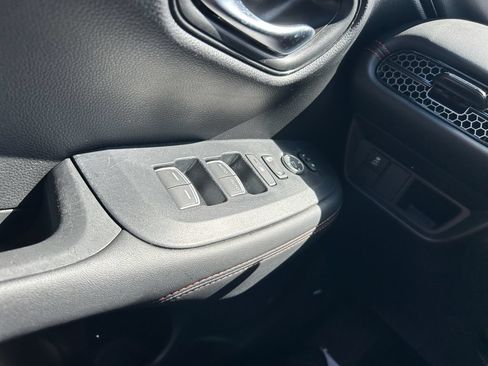 Used 2025 Honda HR-V Sport image 21