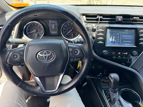 Used 2018 Toyota Camry SE FWD image 10