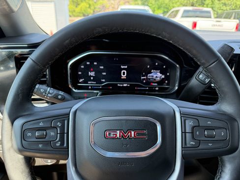 Used 2024 GMC Sierra 1500 SLE AWD/4WD image 25
