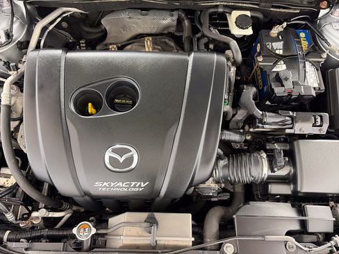 Used 2018 MAZDA MAZDA3 Touring FWD image 11