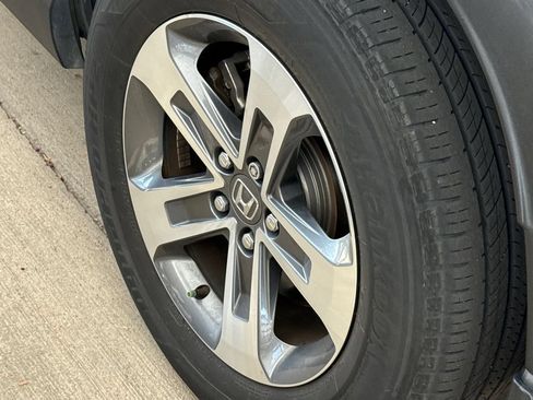 Used 2024 Honda Pilot EX-L image 9