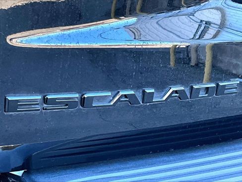 Used 2024 Cadillac Escalade Sport w/ LPO, ONYX Package image 9