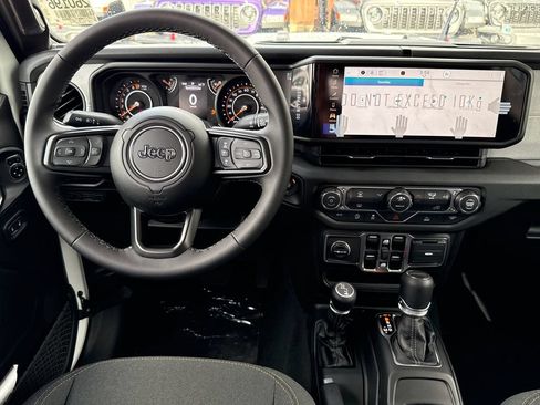 New 2026 Jeep Gladiator Sport AWD/4WD image 18