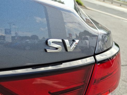 Used 2024 Nissan Sentra SV FWD image 31