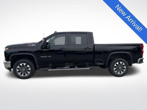 Used 2021 Chevrolet Silverado 3500 LT w/ Convenience Package image 4