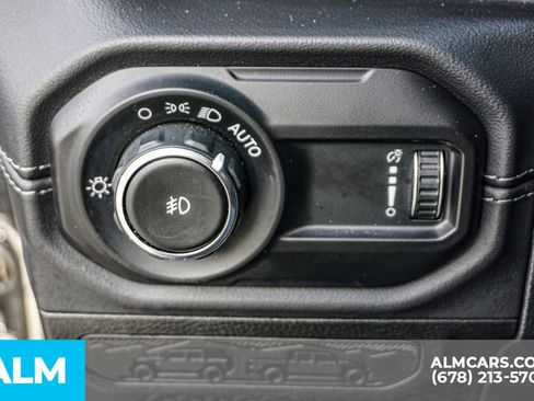 Used 2025 Jeep Wrangler Unlimited Rubicon AWD/4WD image 47