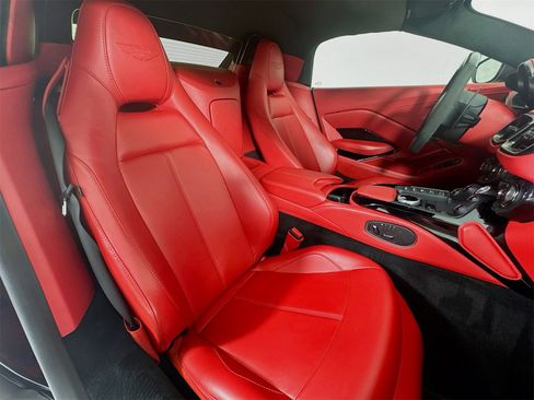 Used 2022 Aston Martin V8 Vantage image 23