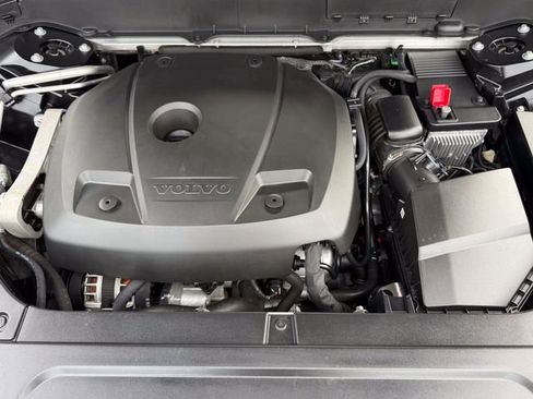 Used 2016 Volvo XC90 T6 Momentum w/ Momentum Plus Package image 30